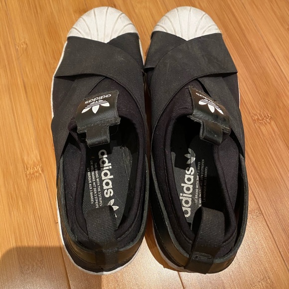 Adidas Black Trainers, never worn (bought in size too large abroad). Size 9. - Picture 4 of 5